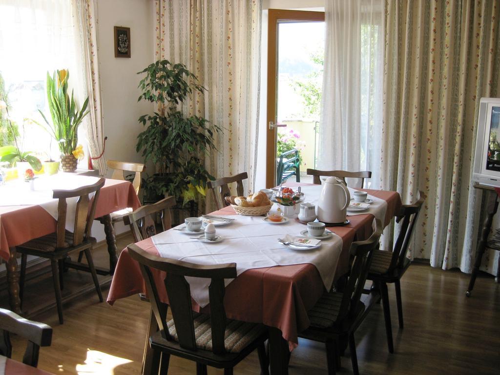 Privatzimmer Eva Leitgeb Bed and Breakfast Faistenau Esterno foto