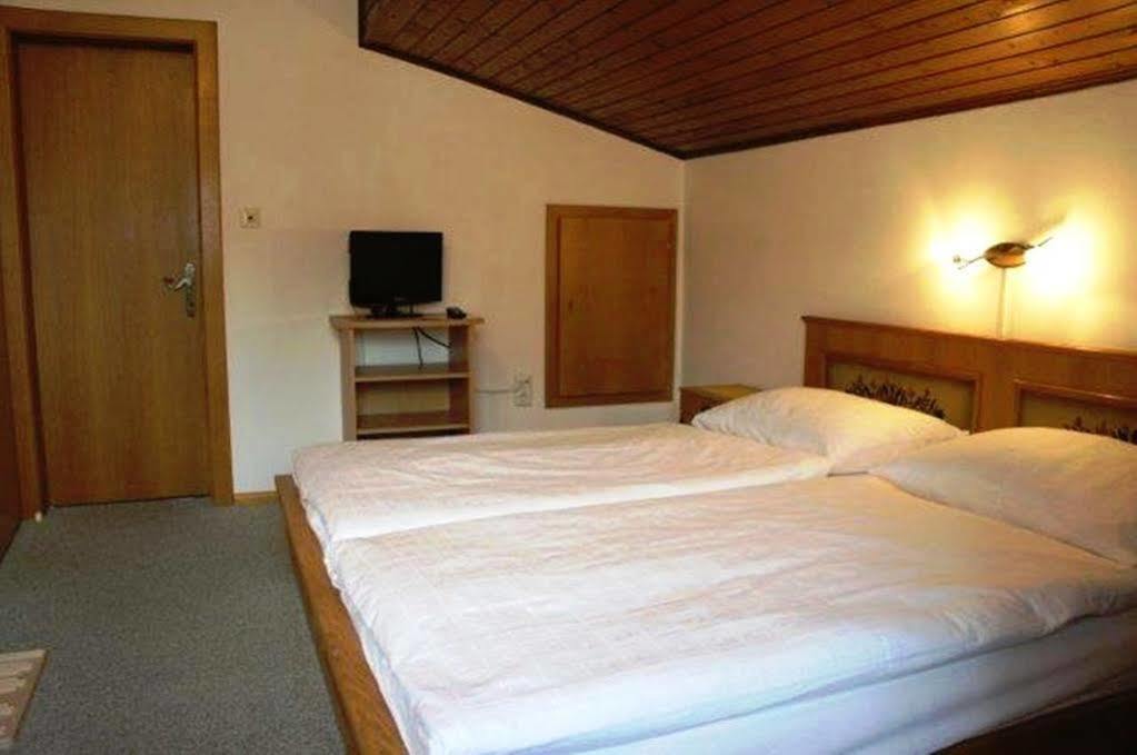 Privatzimmer Eva Leitgeb Bed and Breakfast Faistenau Esterno foto